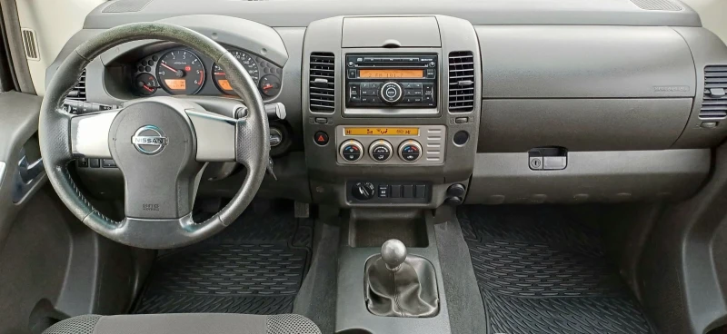 Nissan Navara 2.5, снимка 11 - Автомобили и джипове - 53490665