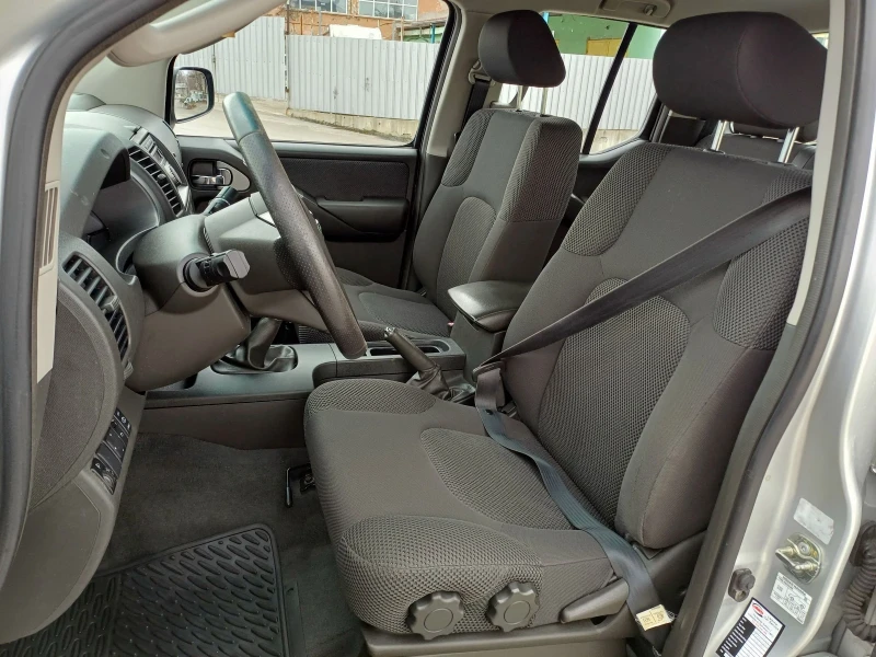 Nissan Navara 2.5, снимка 8 - Автомобили и джипове - 53490665