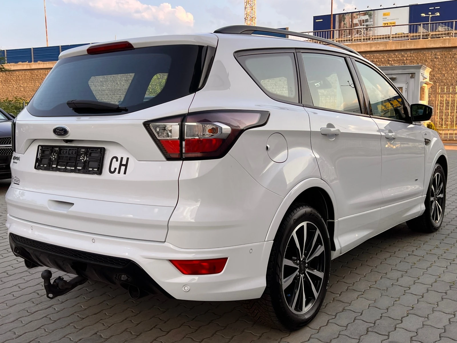 Ford Kuga ST-Line 2.0TDCi 4x4 Панорама Дистроник Кожа - изображение 3