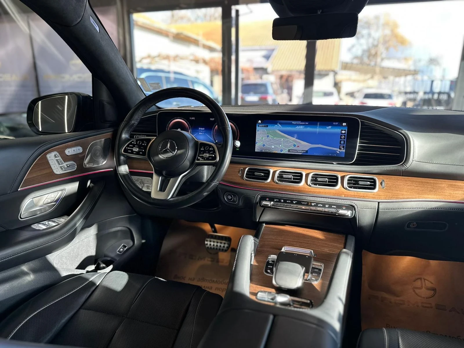 Mercedes-Benz GLS 400 7-местен* Гаранционен* Full екстри* Лизинг - изображение 9