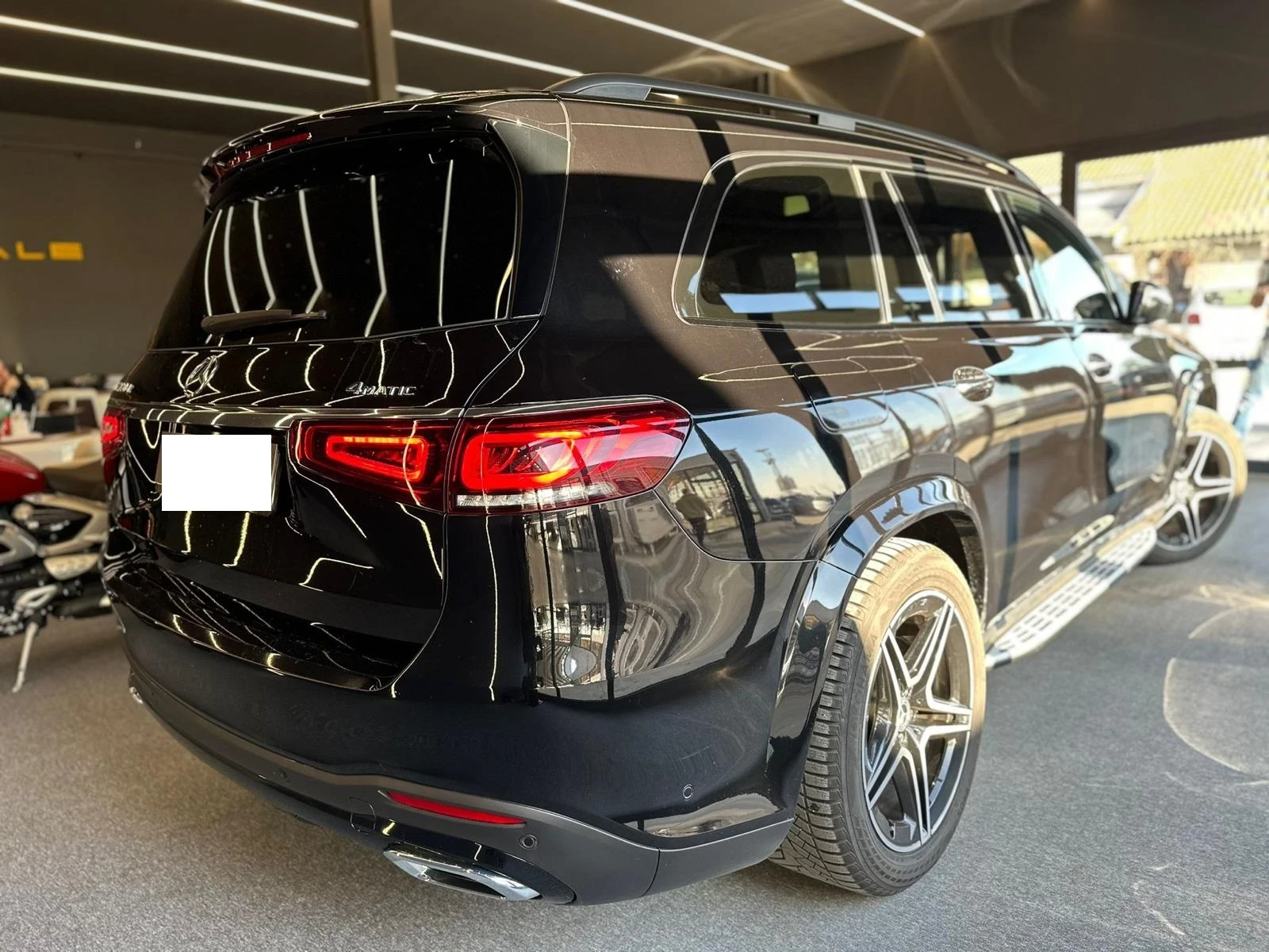 Mercedes-Benz GLS 400 7-местен* Гаранционен* Full екстри* Лизинг - изображение 10