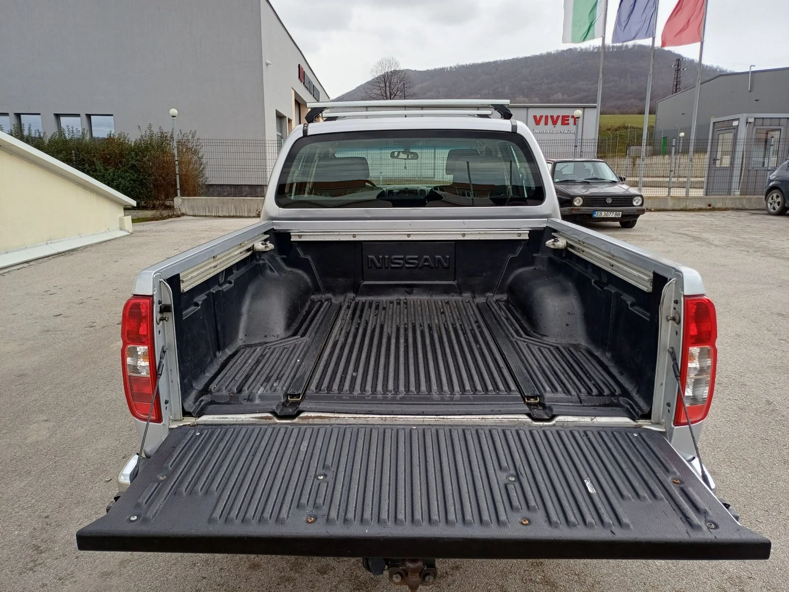 Nissan Navara 2.5 - изображение 7