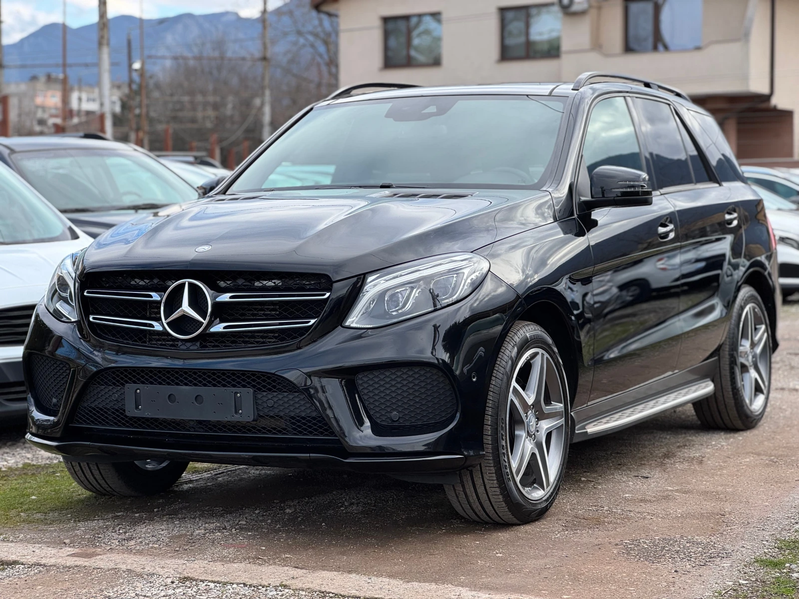 Mercedes-Benz GLE 250 d* AMG-Line* 4matic* NAVI* LED - изображение 2