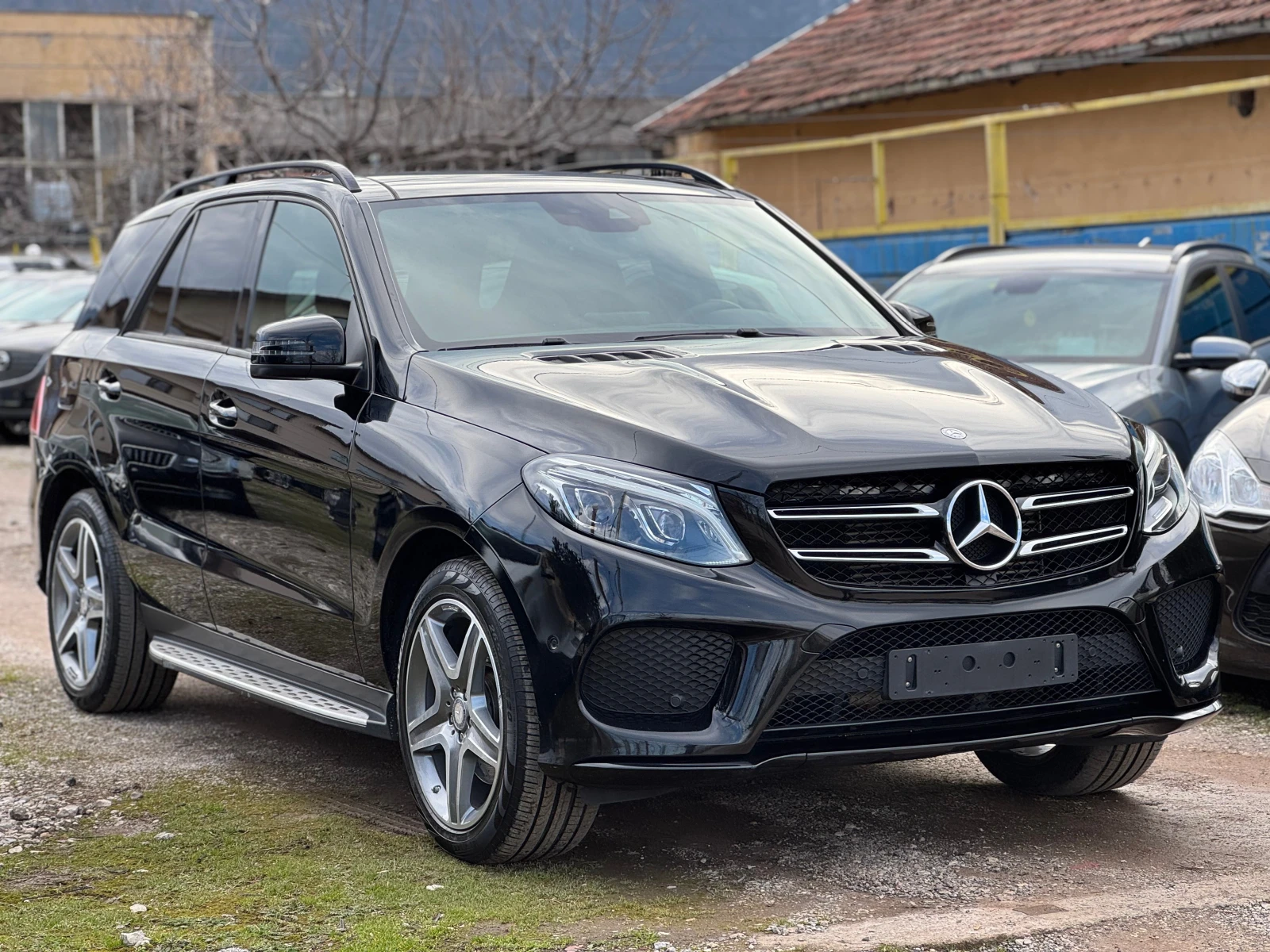 Mercedes-Benz GLE 250 d* AMG-Line* 4matic* NAVI* LED - изображение 3