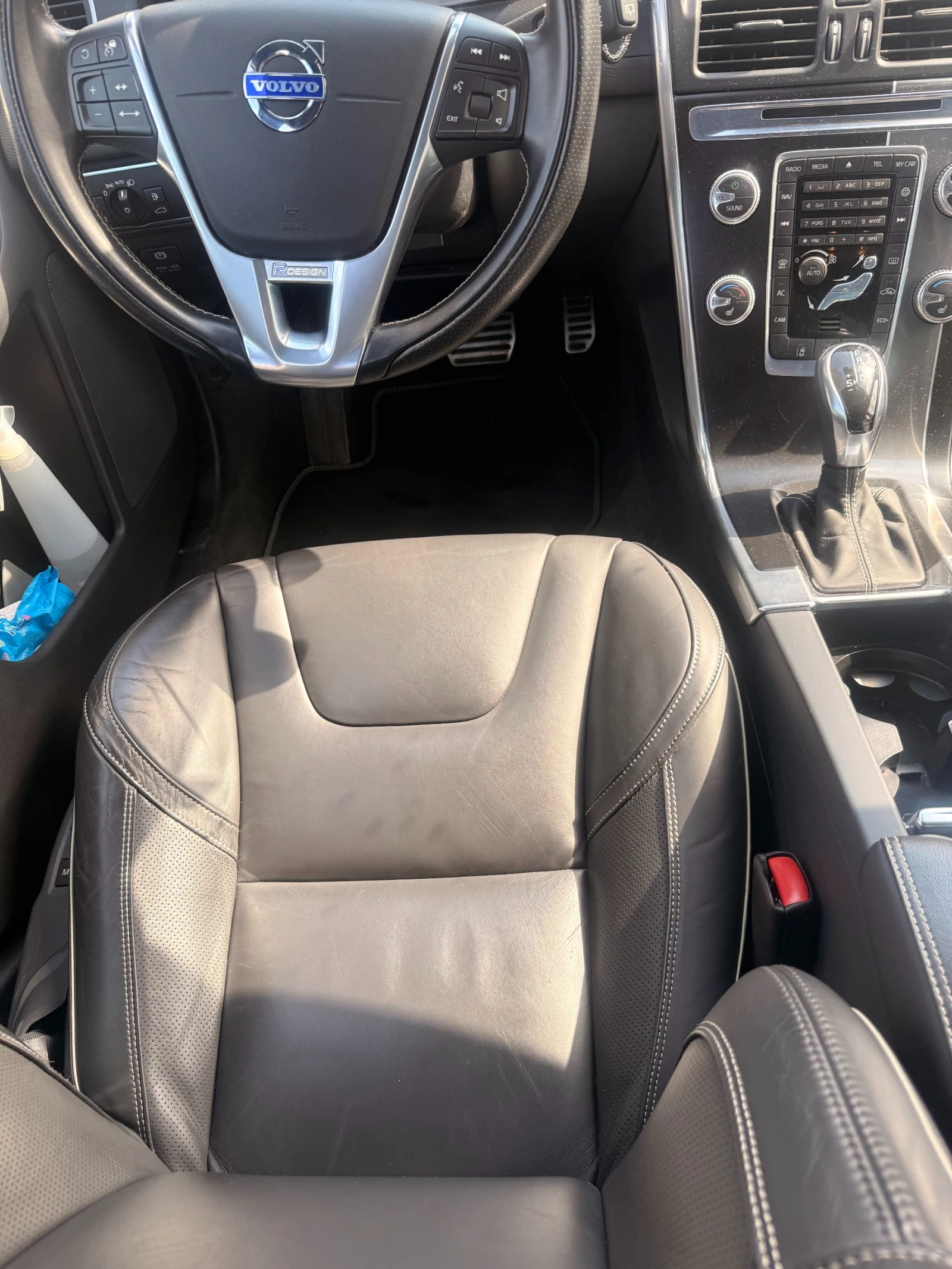 Volvo XC60 D4 R-Design | 2014 | 180 к.с. | Автомат, снимка 9 - Автомобили и джипове - 53990871