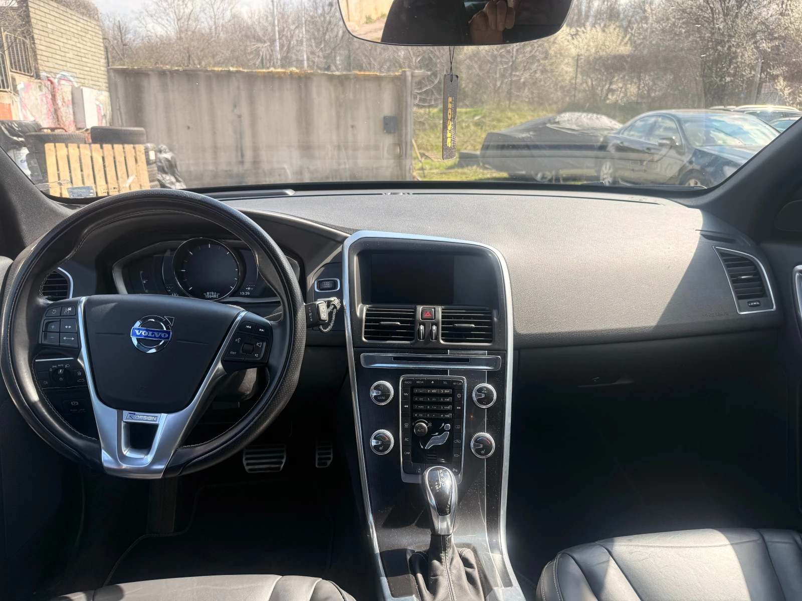 Volvo XC60 D4 R-Design | 2014 | 180 к.с. | Автомат, снимка 10 - Автомобили и джипове - 53990871