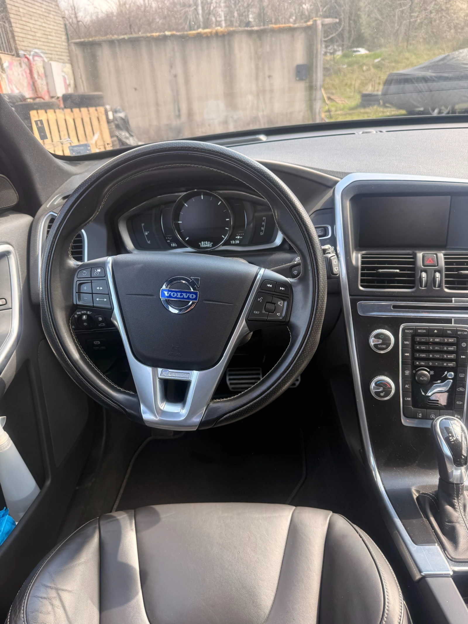 Volvo XC60 D4 R-Design | 2014 | 180 к.с. | Автомат, снимка 8 - Автомобили и джипове - 53990871