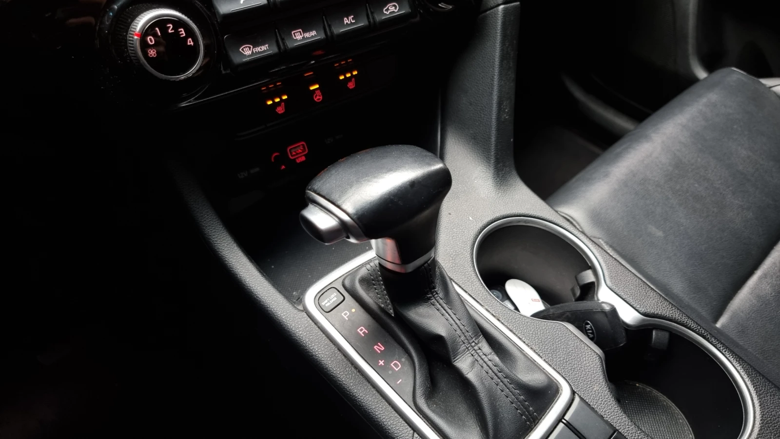 Kia Sportage 2.0 4WD PRESTIGE autogeorge.com, снимка 8 - Автомобили и джипове - 54132130