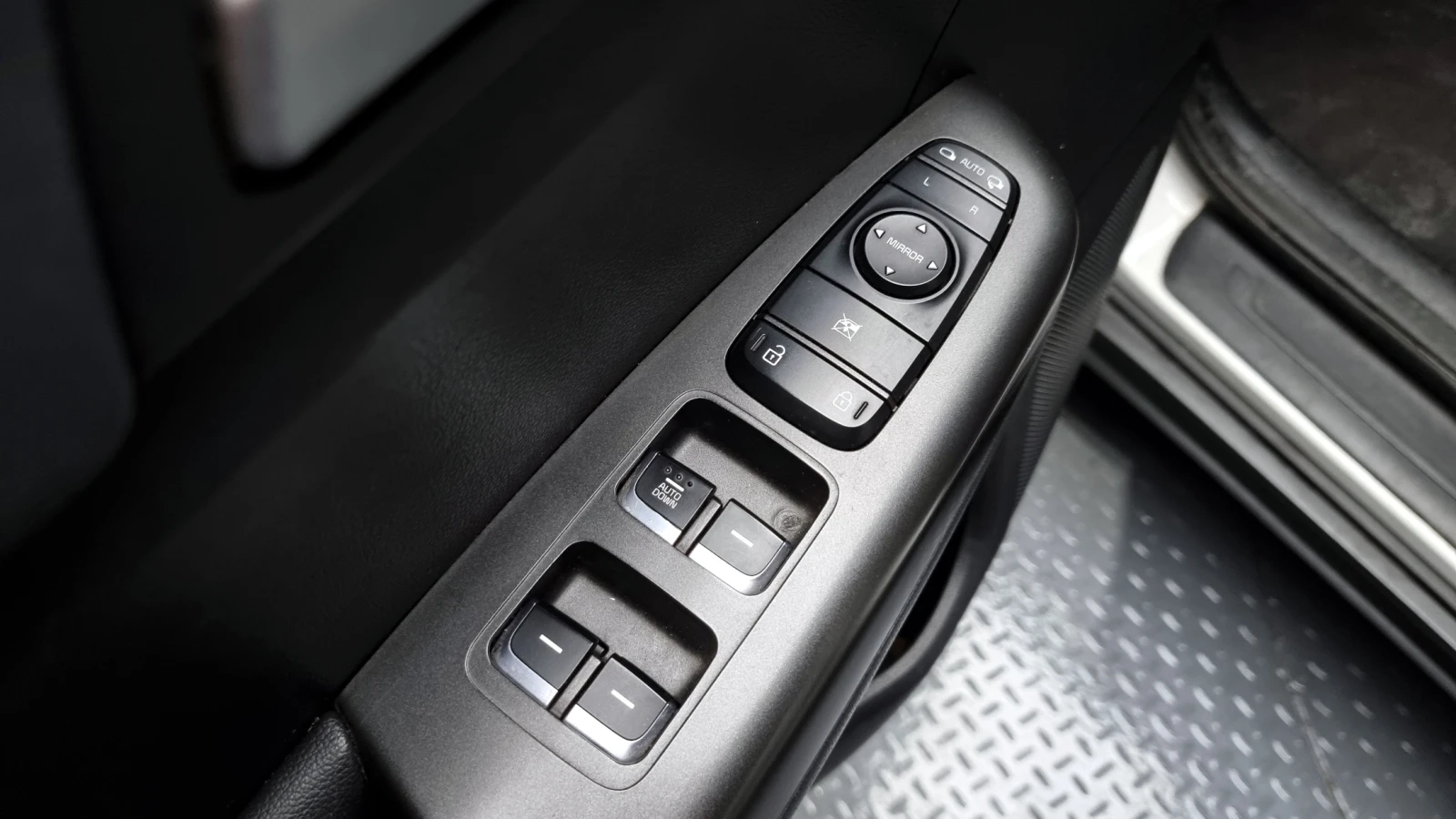 Kia Sportage 2.0 4WD PRESTIGE autogeorge.com, снимка 17 - Автомобили и джипове - 54132130