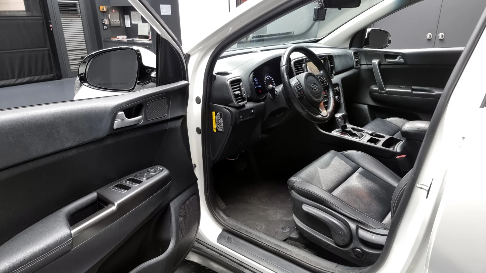 Kia Sportage 2.0 4WD PRESTIGE autogeorge.com, снимка 9 - Автомобили и джипове - 54132130