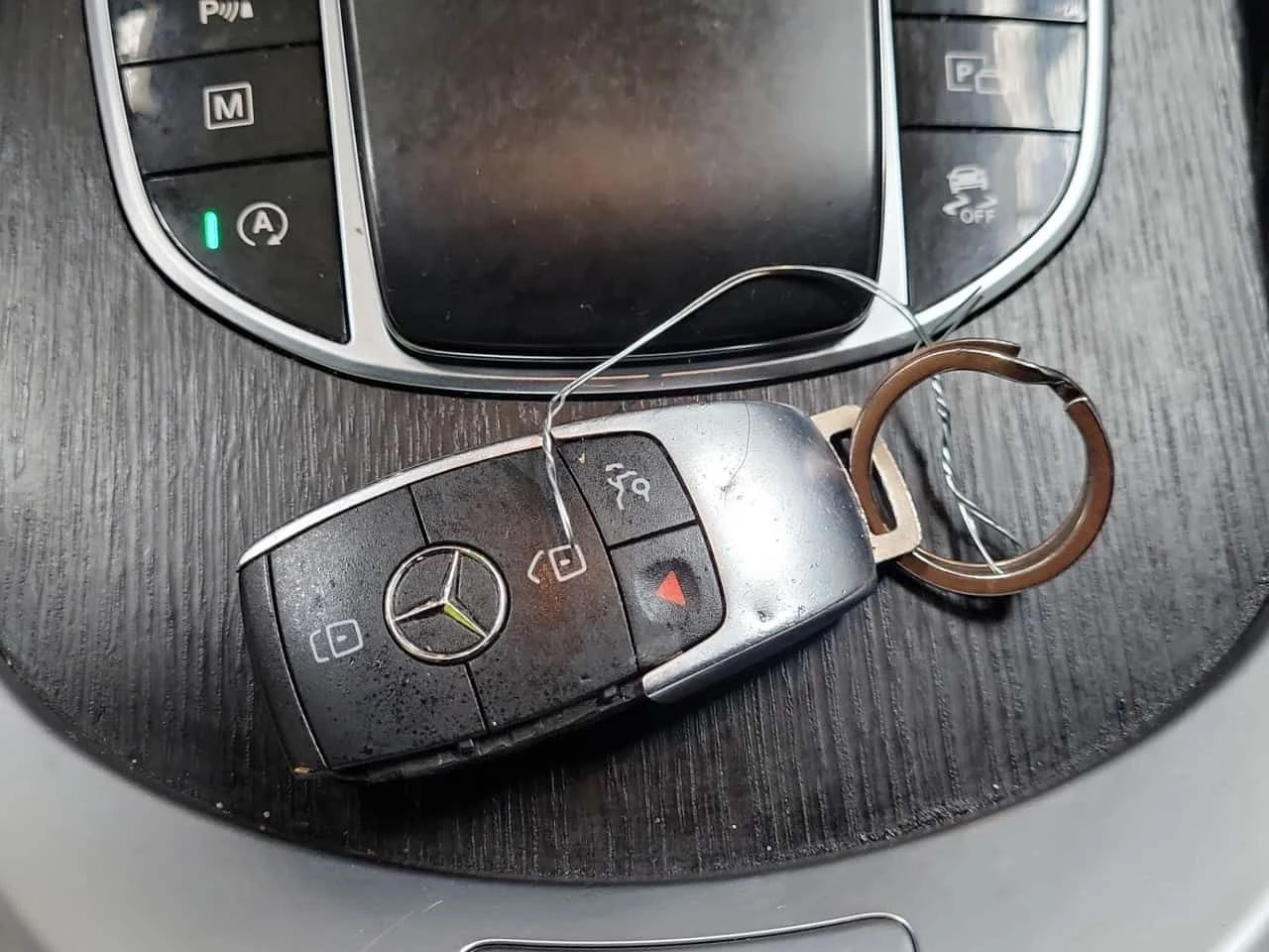Mercedes-Benz GLC 300 АМБИЕНТ| ПАМЕТ| ПАНОРАМА| CARFAX| , снимка 17 - Автомобили и джипове - 54340501