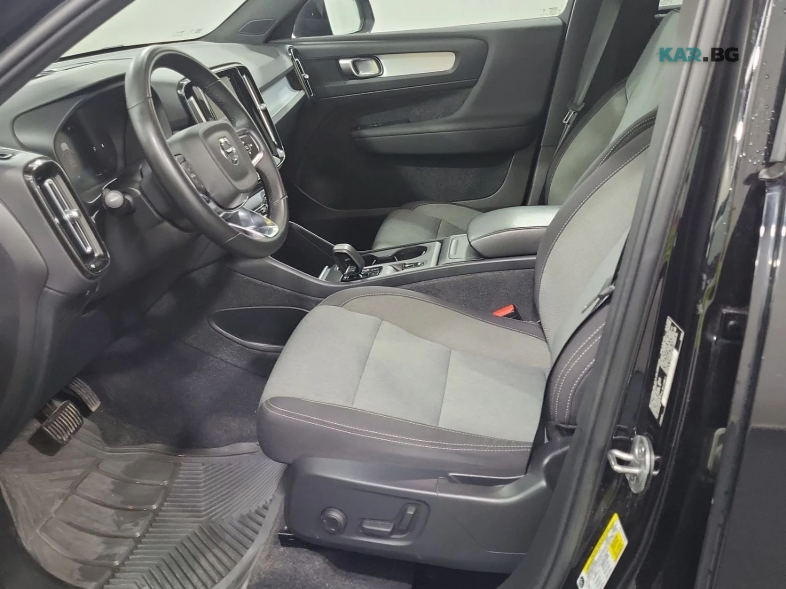Volvo XC40 B5 Core * Mild Hybrid * АвтоКредит* (ЦЕНА ДО БГ), снимка 8 - Автомобили и джипове - 54758140