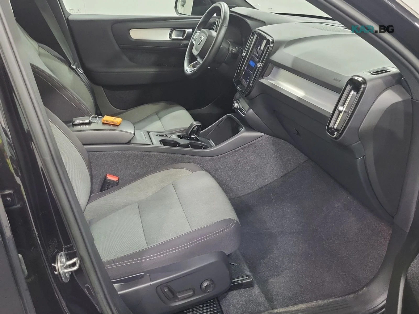 Volvo XC40 B5 Core * Mild Hybrid * АвтоКредит* (ЦЕНА ДО БГ), снимка 13 - Автомобили и джипове - 54758140