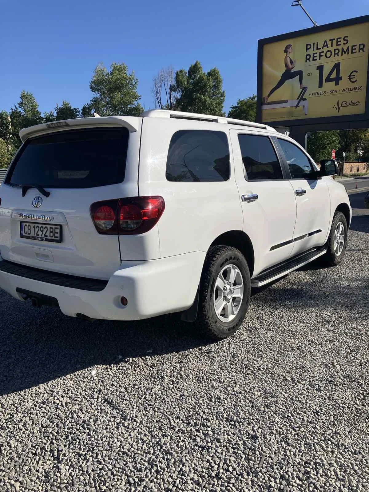 Toyota Sequoia, снимка 16 - Автомобили и джипове - 55753720