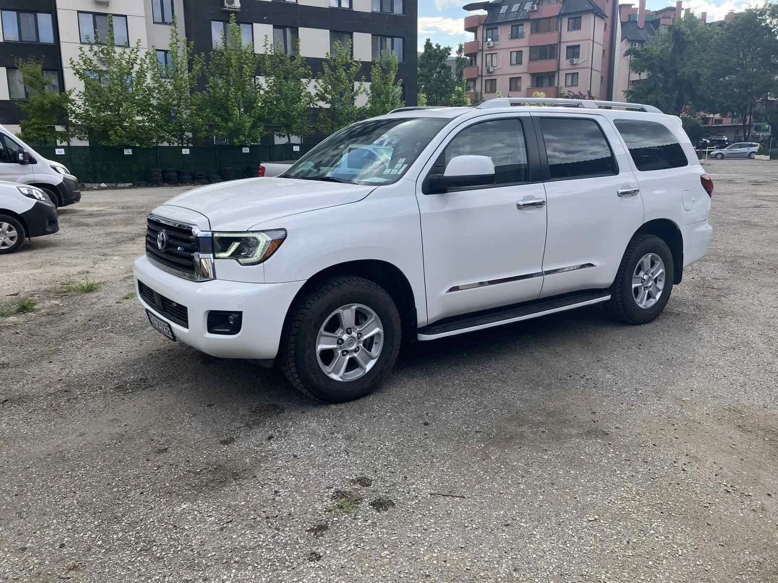 Toyota Sequoia, снимка 14 - Автомобили и джипове - 55753720