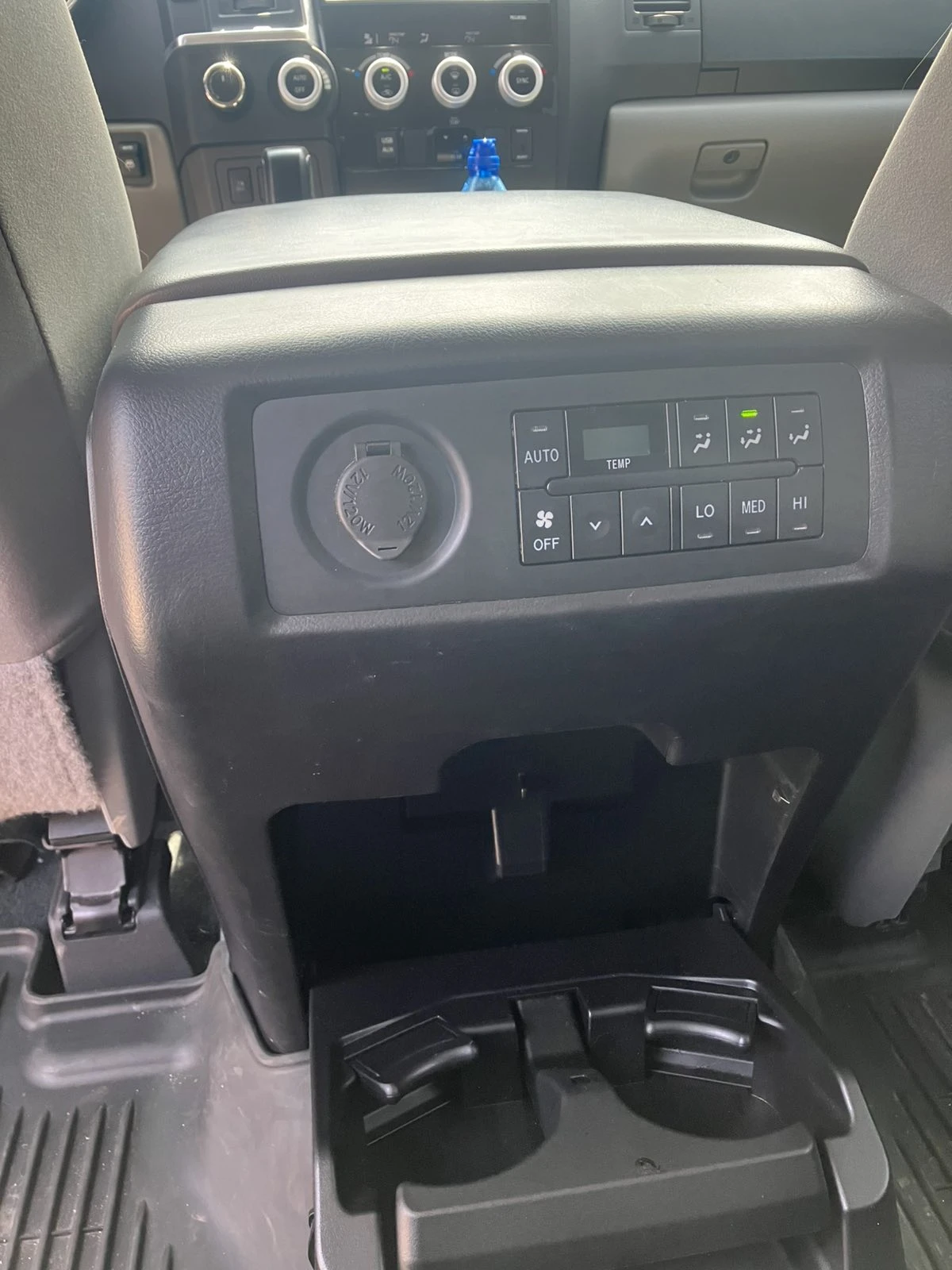 Toyota Sequoia, снимка 10 - Автомобили и джипове - 55753720