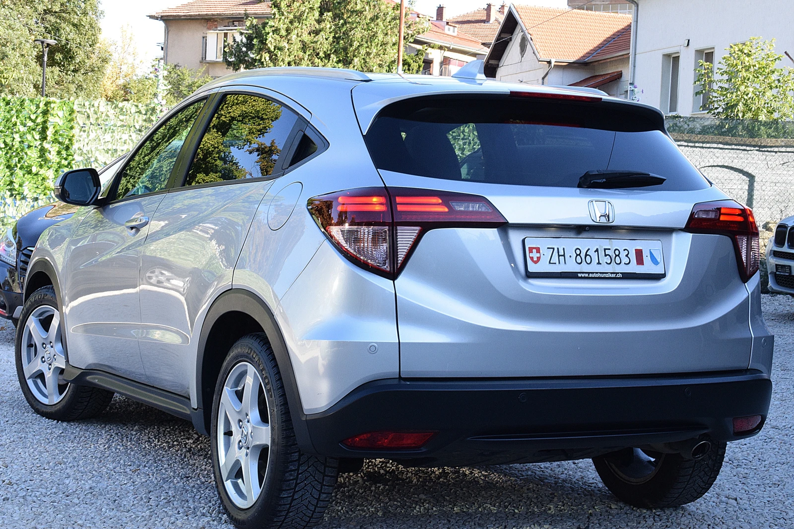 Honda Hr-v 1.6ШВЕЙЦАРИЯ-ДИСТРОНИК/КОЖА/НАВИ/LANE ASSIST/ПАНОР, снимка 6 - Автомобили и джипове - 56014597