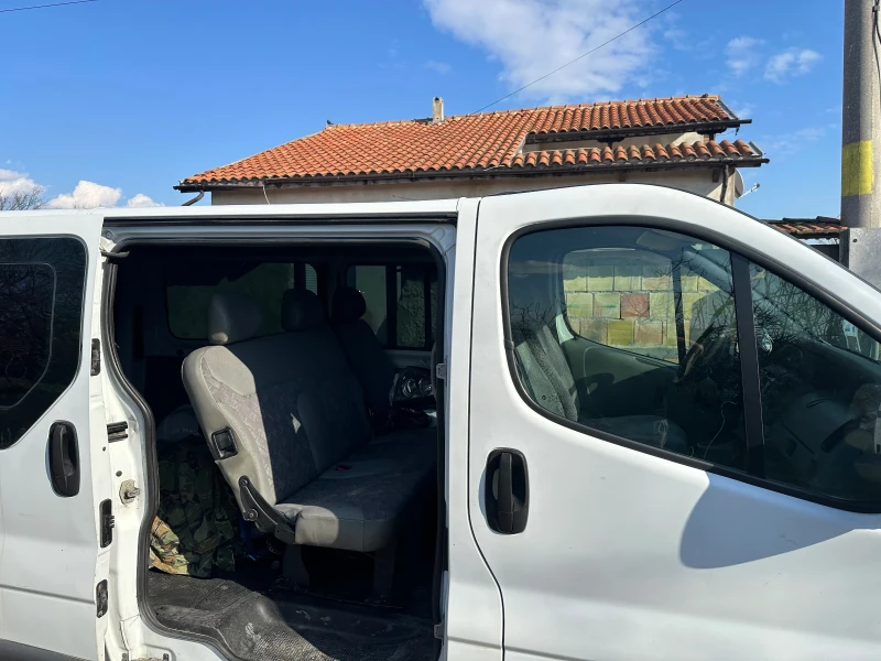 Opel Vivaro, снимка 4 - Бусове и автобуси - 48918150