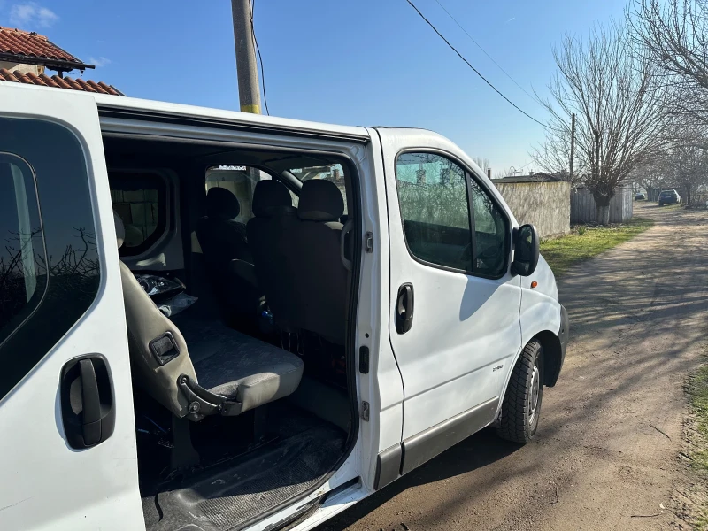 Opel Vivaro, снимка 5 - Бусове и автобуси - 48918150