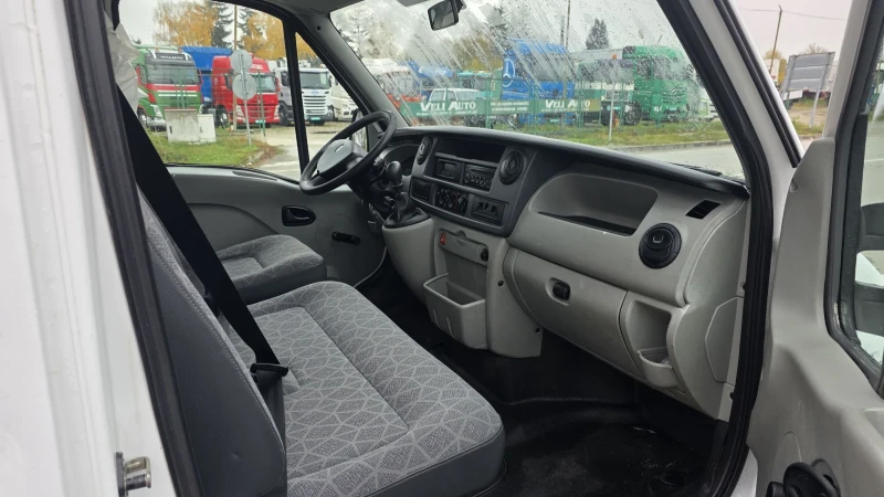 Renault Master cdi 120 Климатик, снимка 15 - Бусове и автобуси - 52211549