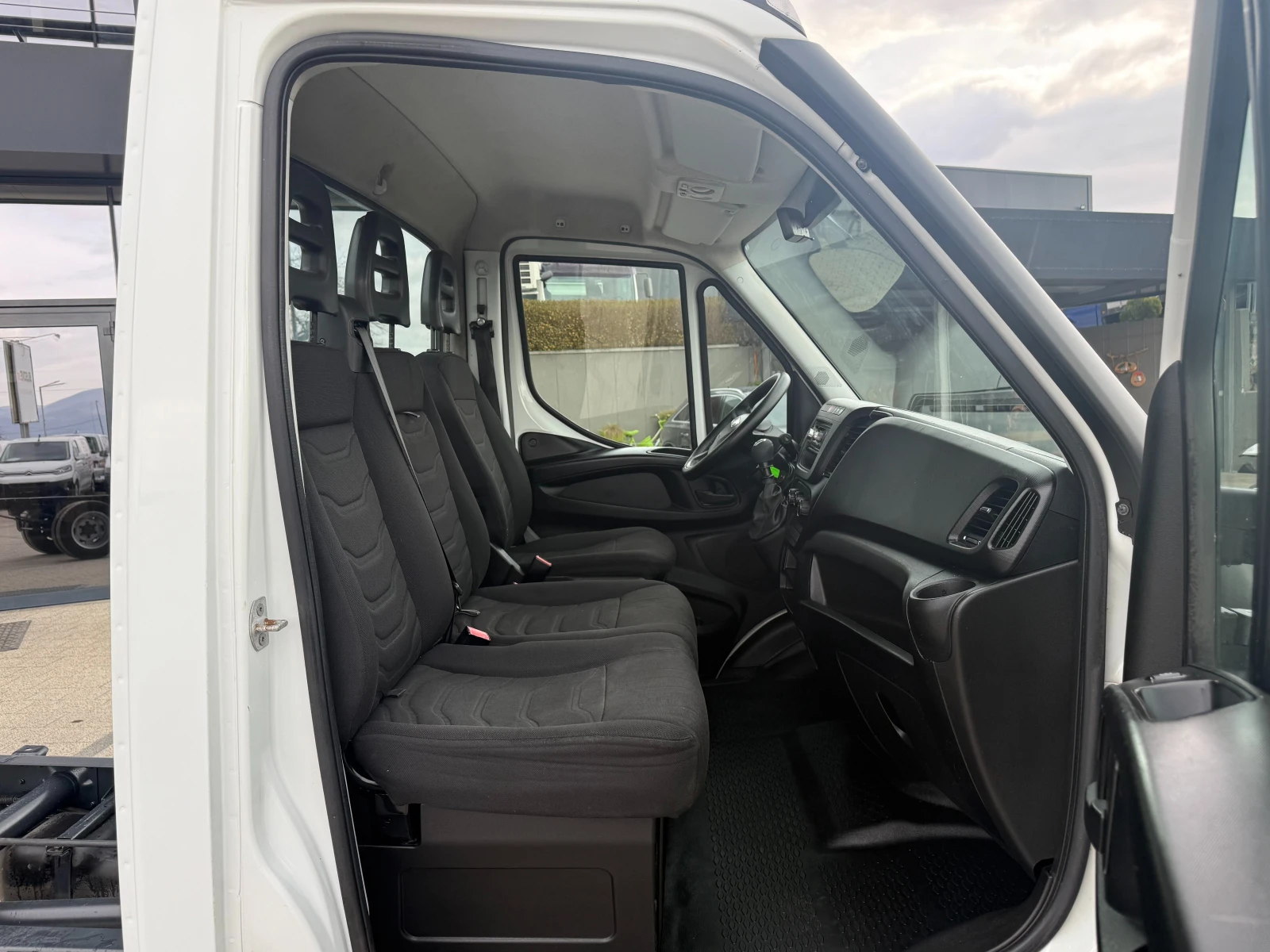 Iveco Daily 35-150 3.0HPI до 3.5т. - На шаси Клима Euro 5b, снимка 10 - Бусове и автобуси - 53899251
