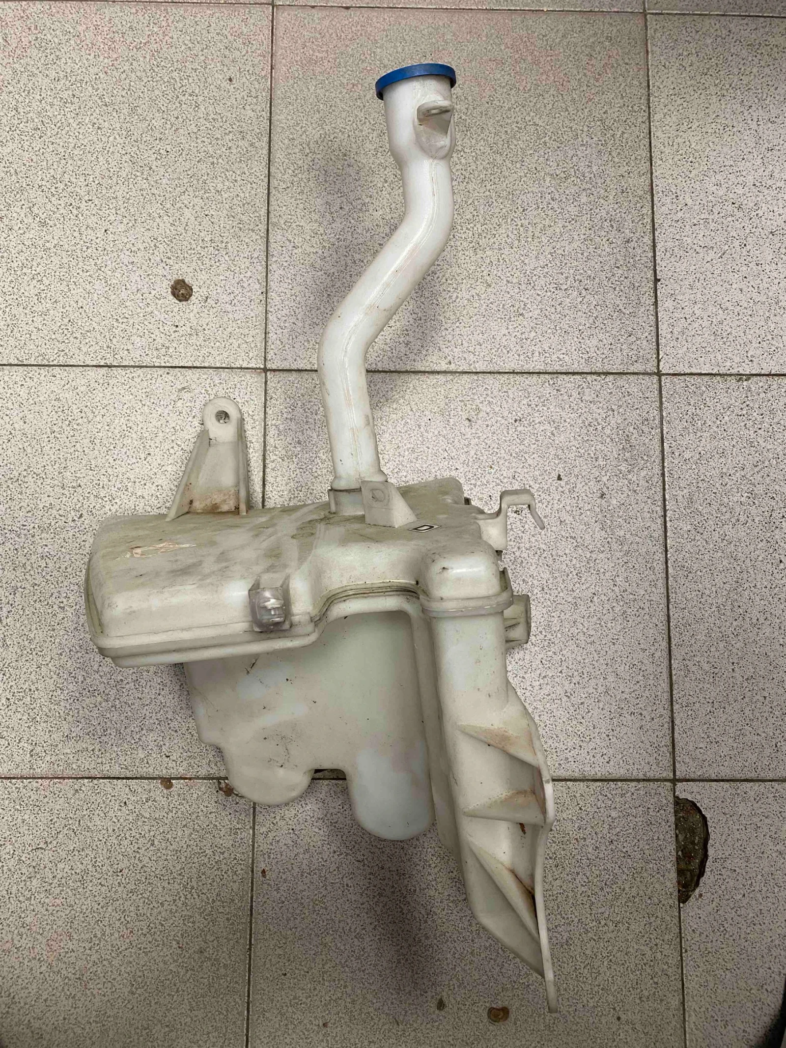 казанче чистачки Toyota Auris  8531502230, снимка 5 - Части - 55615745