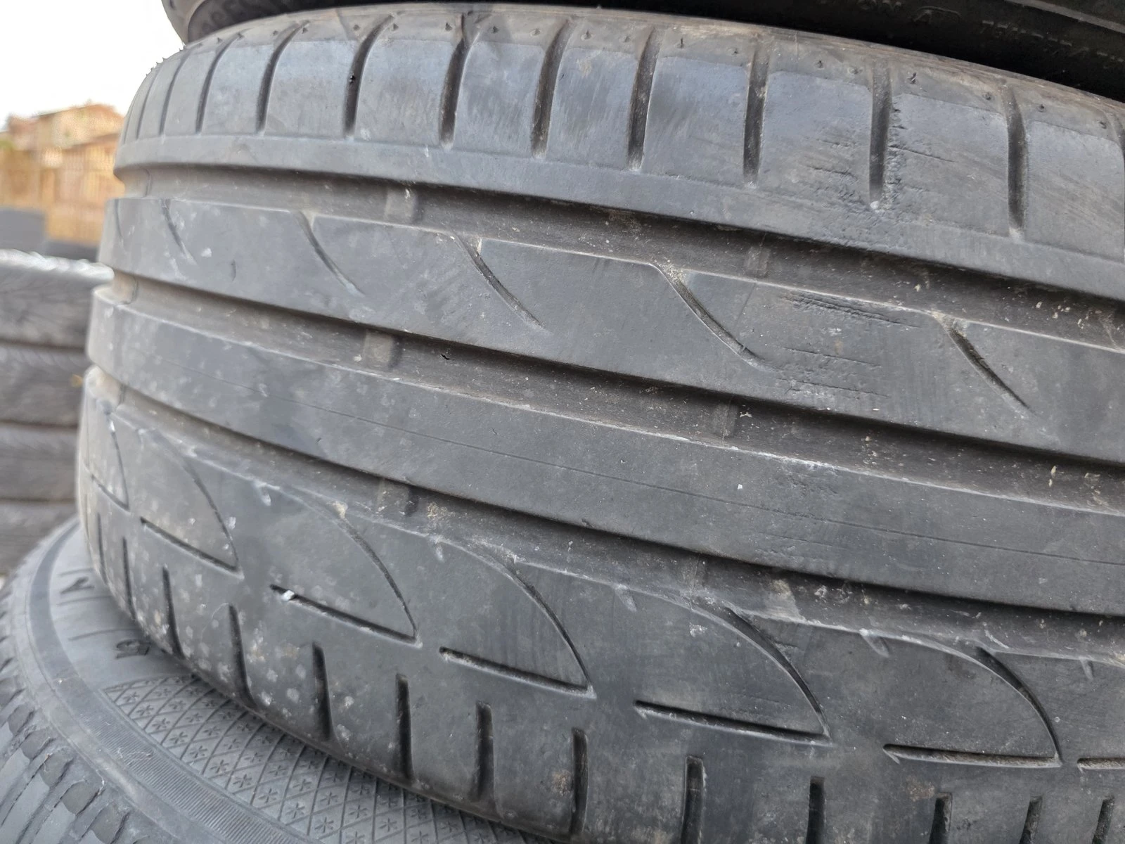 Гуми Летни 215/40R17, снимка 4 - Гуми и джанти - 56731041