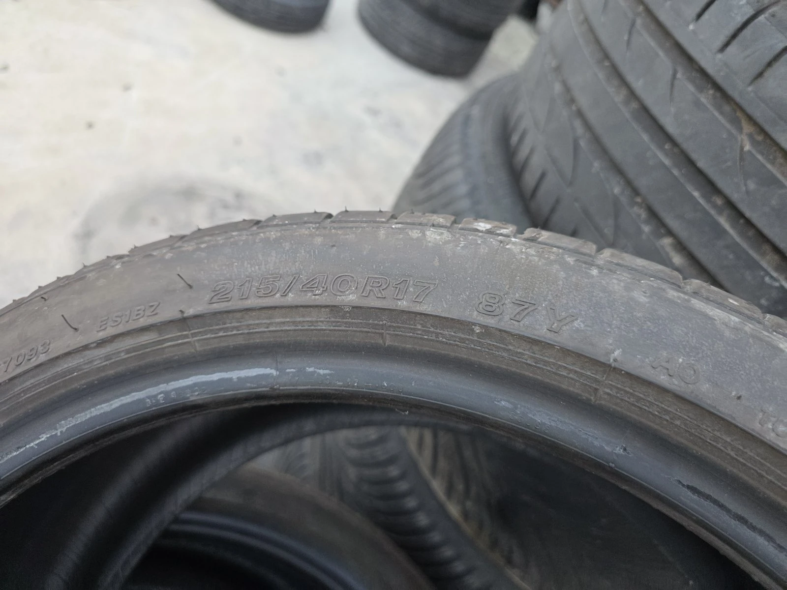 Гуми Летни 215/40R17, снимка 7 - Гуми и джанти - 56731041