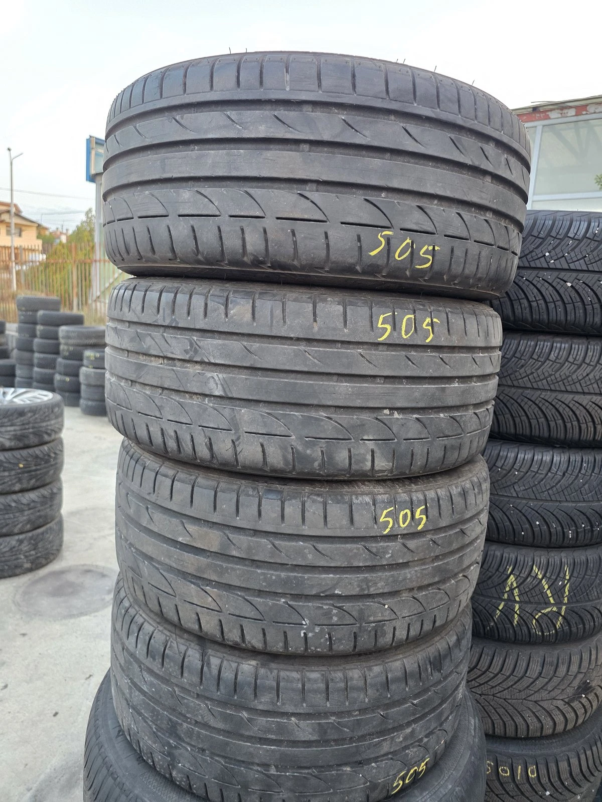 Гуми Летни 215/40R17, снимка 5 - Гуми и джанти - 56731041