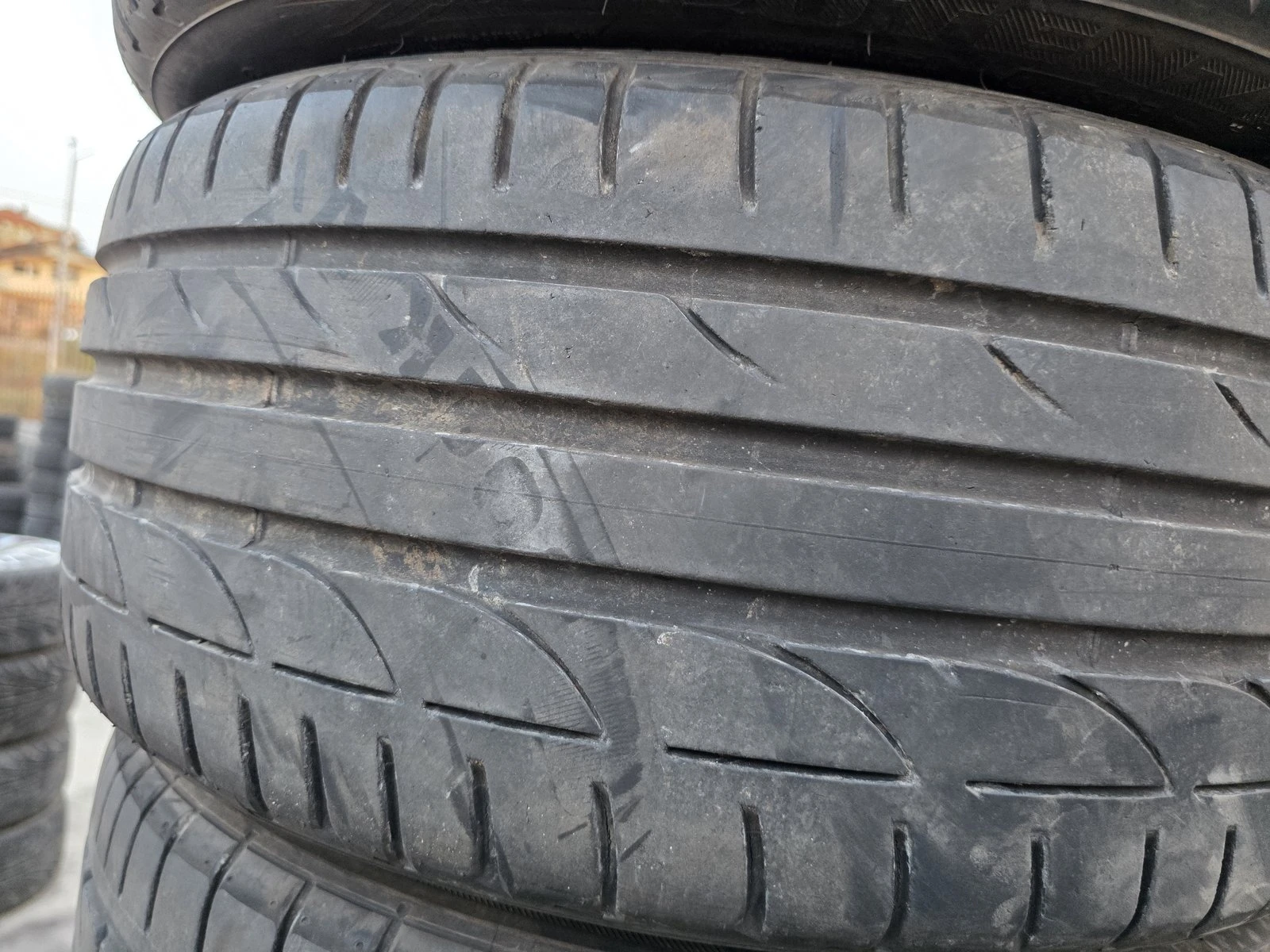 Гуми Летни 215/40R17, снимка 2 - Гуми и джанти - 56731041