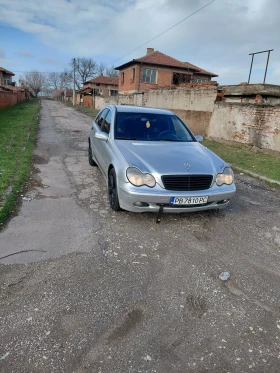 Mercedes-Benz 220 2.2, снимка 1