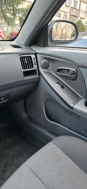 Hyundai Elantra, снимка 8
