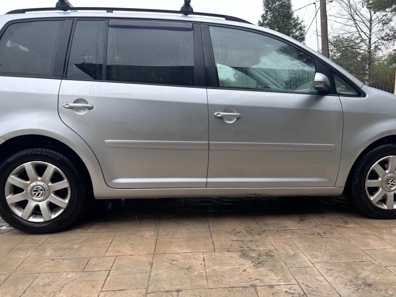 VW Touran Ван, снимка 3 - Автомобили и джипове - 47287038