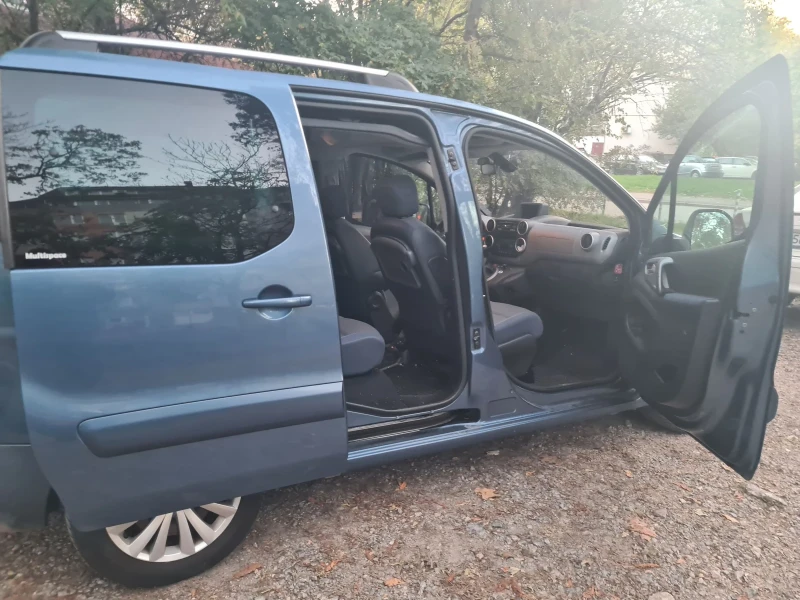 Citroen Berlingo 1.6 HDI Multispace NAVI Panorama, снимка 15 - Автомобили и джипове - 47667831