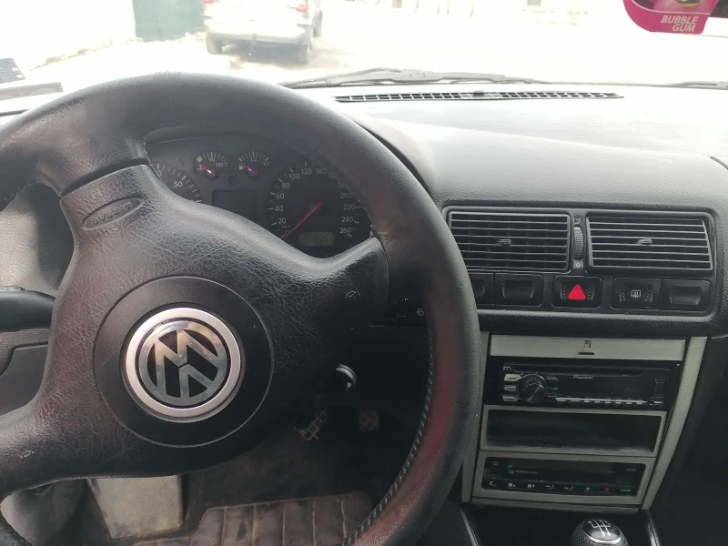 VW Golf 1.8, 150, снимка 11 - Автомобили и джипове - 49155950