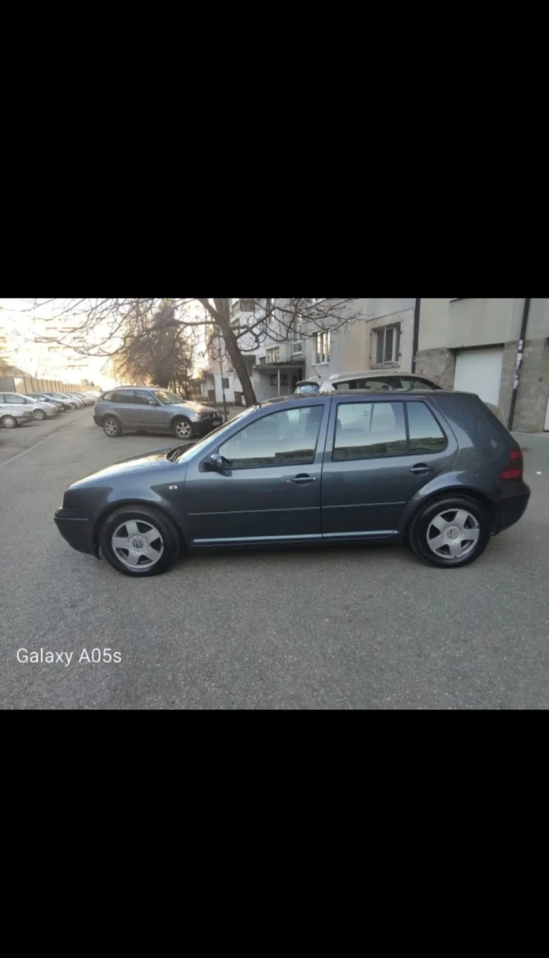 VW Golf 1.6 SR, снимка 3 - Автомобили и джипове - 49546987