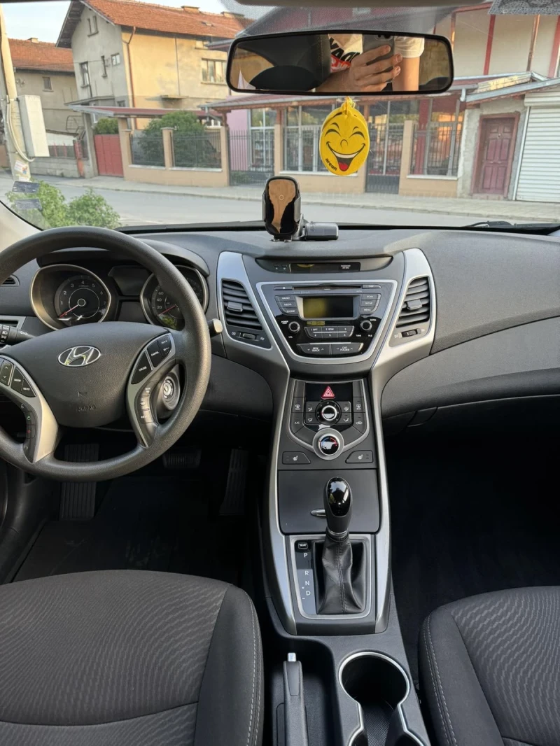 Hyundai Elantra, снимка 7 - Автомобили и джипове - 51055337