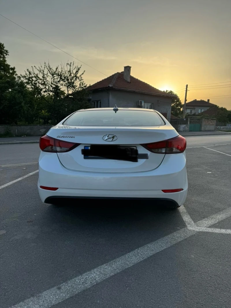 Hyundai Elantra, снимка 6 - Автомобили и джипове - 51055337