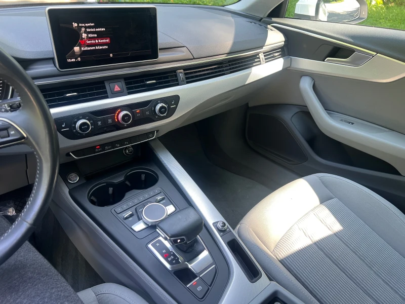 Audi A4 2.0 TDI, снимка 9 - Автомобили и джипове - 52249490