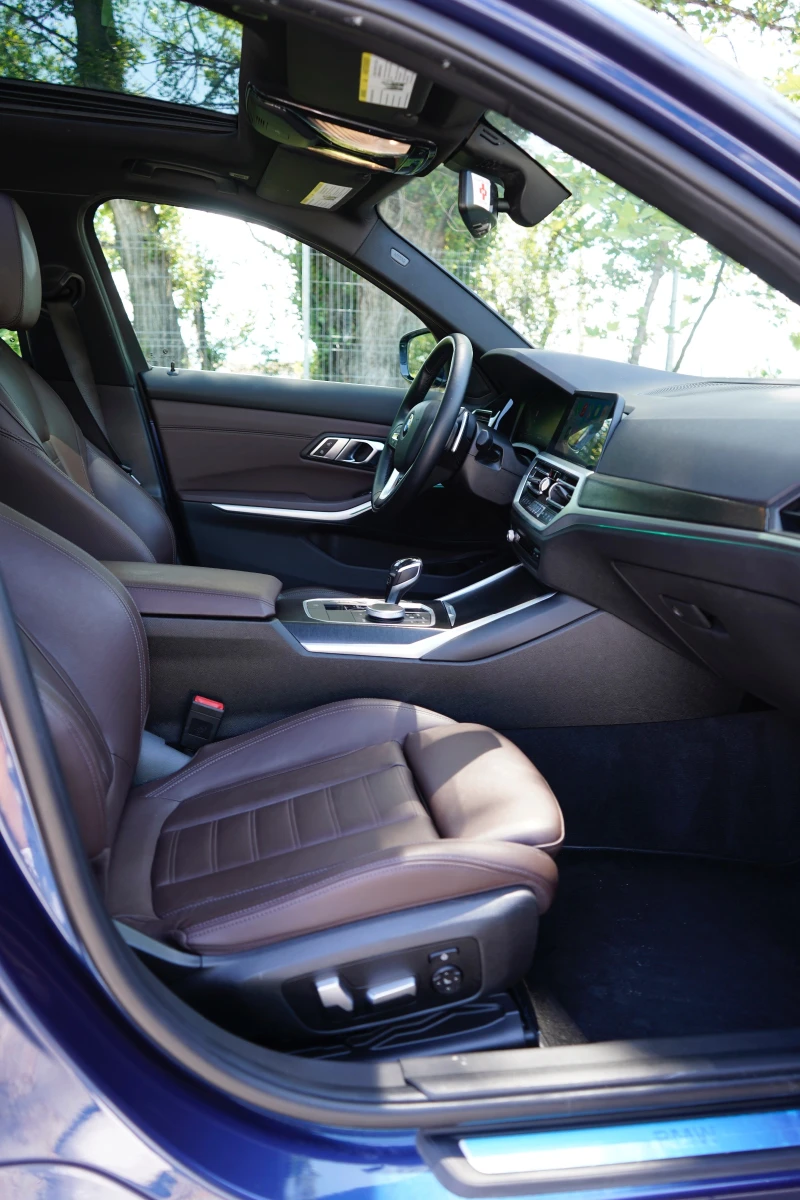 BMW 330 ЗИМНИ ГУМИ/ ПОДГРЕВ/ xDrive/Virtual Cockpit/Sport , снимка 16 - Автомобили и джипове - 52343002