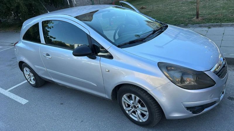 Opel Corsa, снимка 2 - Автомобили и джипове - 52643583