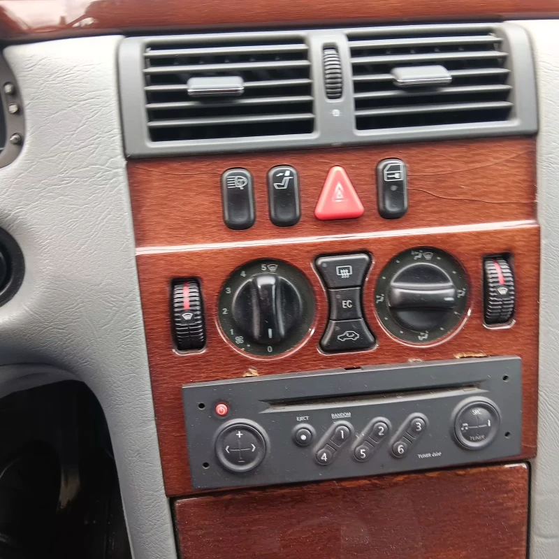 Mercedes-Benz E 300, снимка 4 - Автомобили и джипове - 52256068