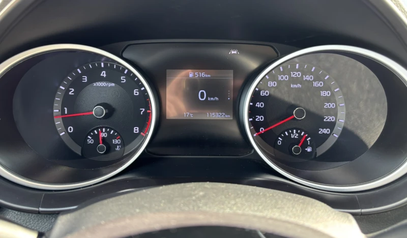 Kia Ceed 1.4 100 hp, снимка 11 - Автомобили и джипове - 52406139