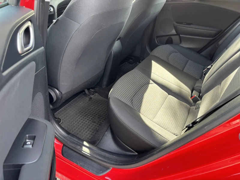 Kia Ceed 1.4 100 hp, снимка 8 - Автомобили и джипове - 52406139