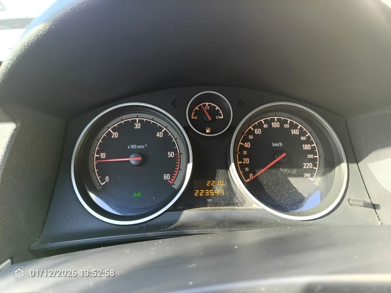 Opel Astra 1, 7 CDTI , снимка 8 - Автомобили и джипове - 53177956