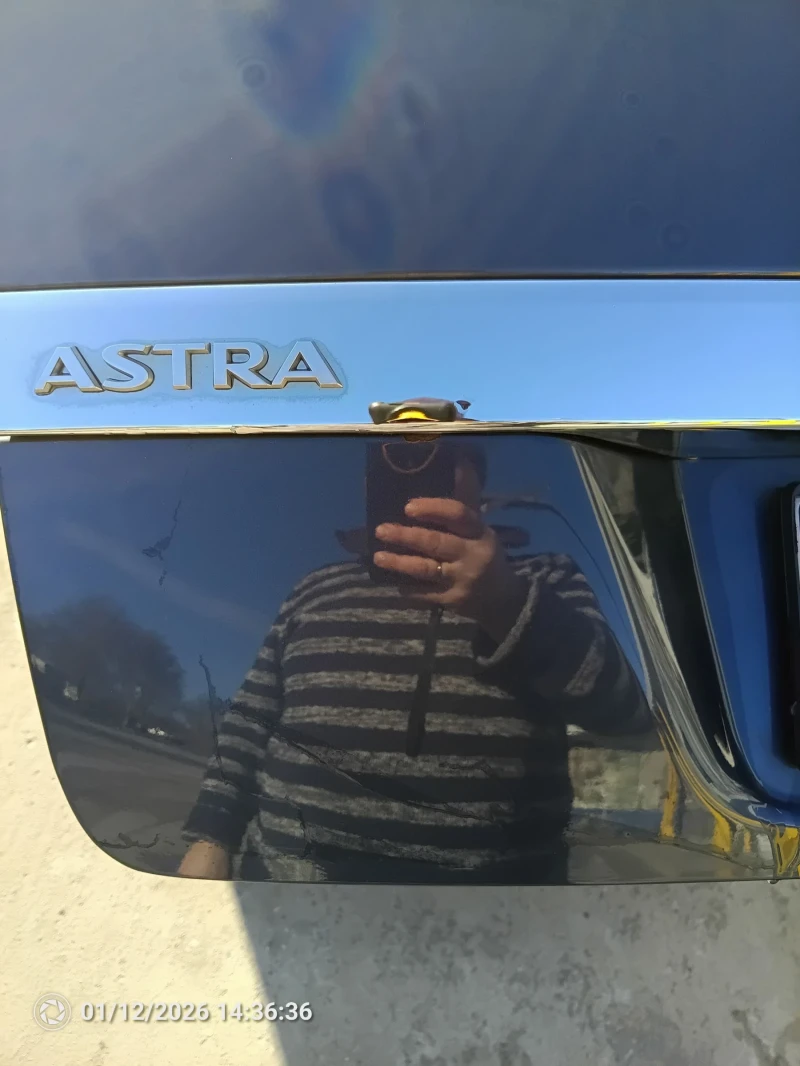 Opel Astra 1, 7 CDTI , снимка 11 - Автомобили и джипове - 53177956