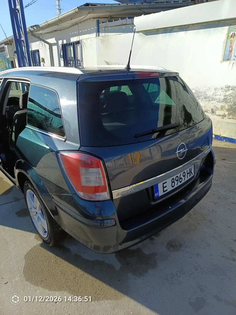 Opel Astra 1, 7 CDTI , снимка 4 - Автомобили и джипове - 53177956