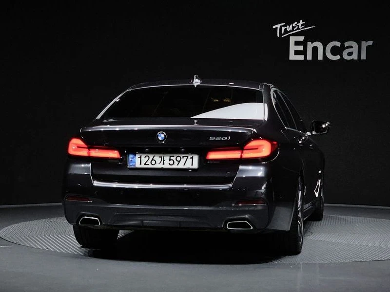 BMW 520 520I M Sports, снимка 4 - Автомобили и джипове - 55500688