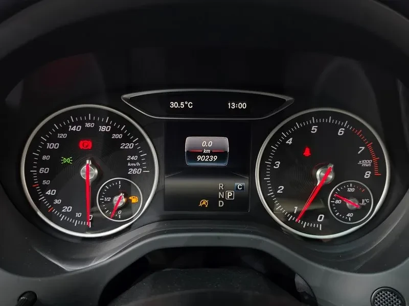 Mercedes-Benz A 200 W176, снимка 8 - Автомобили и джипове - 55703409