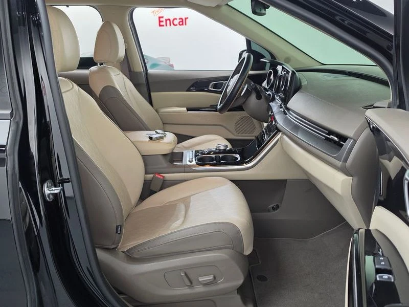 Kia Carnival 2.2 Automatic, снимка 11 - Автомобили и джипове - 55723534